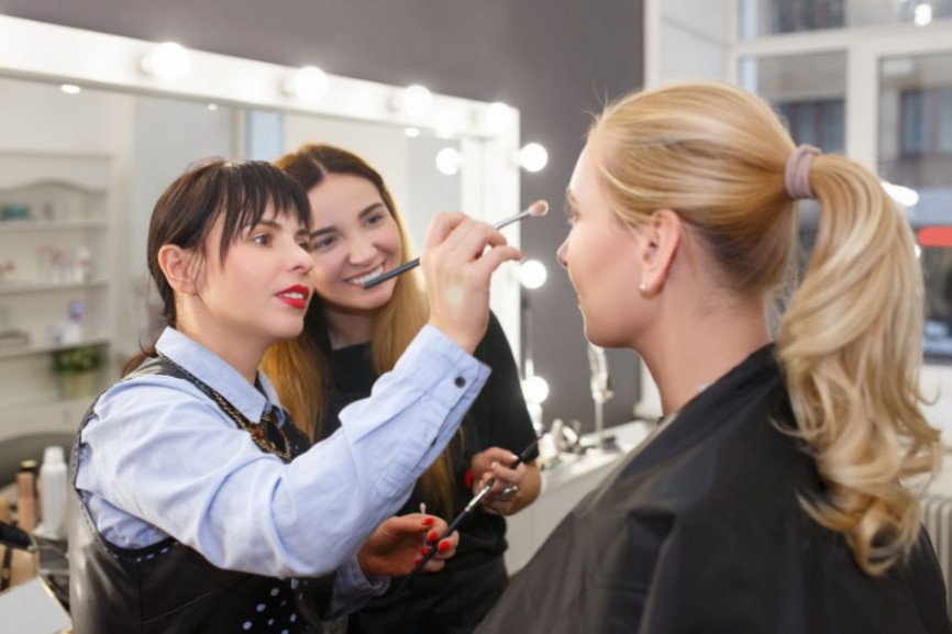 The Importance of Staff Training for Your Beauty Parlor - by Mahima Rastogi  - CollectLo