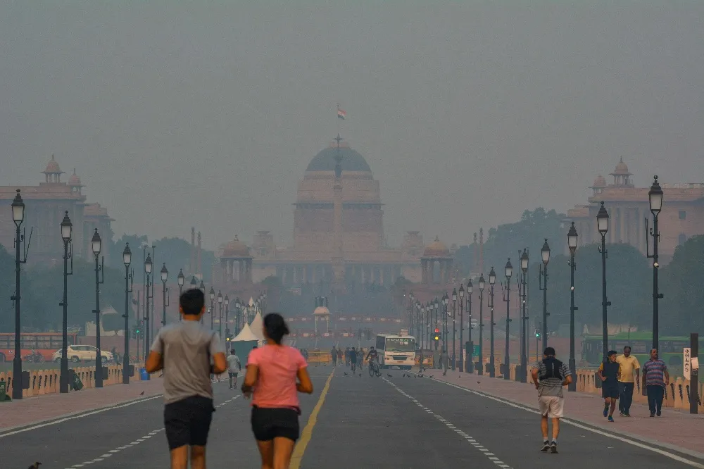 AIR POLLUTION IS RULING IN NEW DELHI - by Rajalakshmi M R - CollectLo